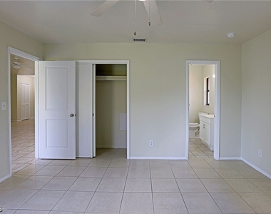 4417 Sw Santa Barbara Place - Photo Thumbnail 6
