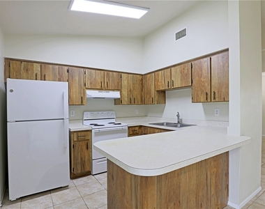 4417 Sw Santa Barbara Place - Photo Thumbnail 1