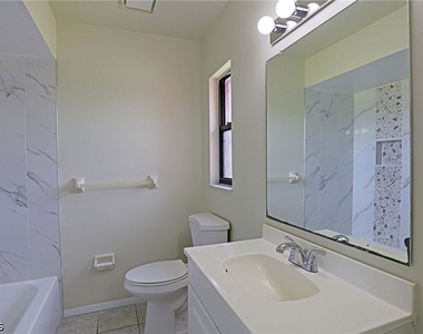 4417 Sw Santa Barbara Place - Photo Thumbnail 8