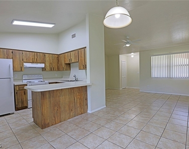 4417 Sw Santa Barbara Place - Photo Thumbnail 3