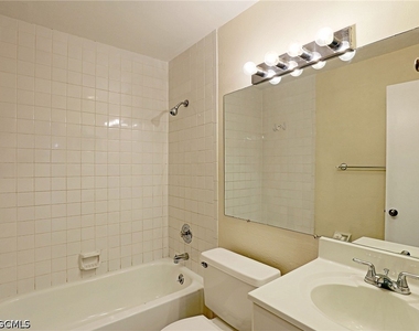 1420 Park Shore Circle - Photo Thumbnail 9