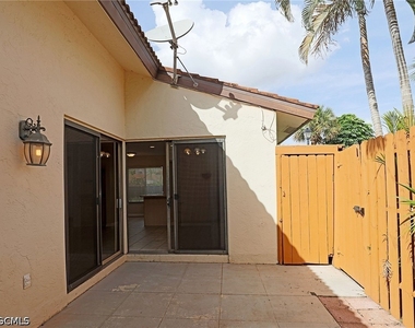 1420 Park Shore Circle - Photo Thumbnail 16