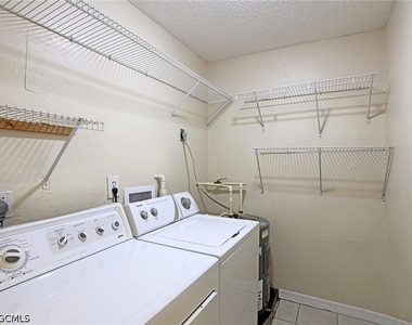 1420 Park Shore Circle - Photo Thumbnail 14