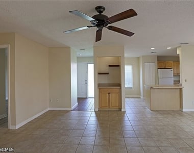 1420 Park Shore Circle - Photo Thumbnail 6