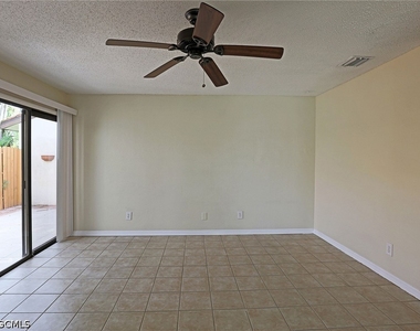 1420 Park Shore Circle - Photo Thumbnail 1
