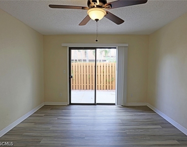 1420 Park Shore Circle - Photo Thumbnail 11