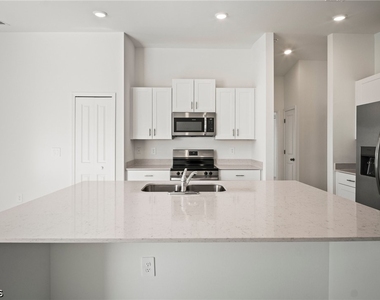 17556 Monte Isola Way - Photo Thumbnail 7