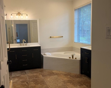 22 E Sterling Pond Circle - Photo Thumbnail 17