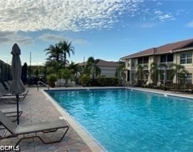 8326 Bernwood Cove Loop - Photo Thumbnail 17