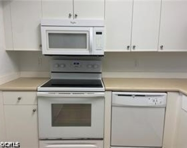 8326 Bernwood Cove Loop - Photo Thumbnail 9