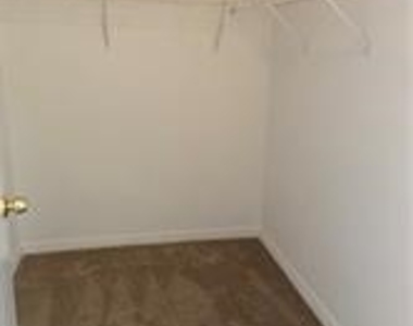 8326 Bernwood Cove Loop - Photo Thumbnail 12