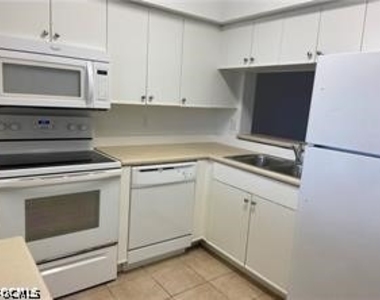 8326 Bernwood Cove Loop - Photo Thumbnail 10
