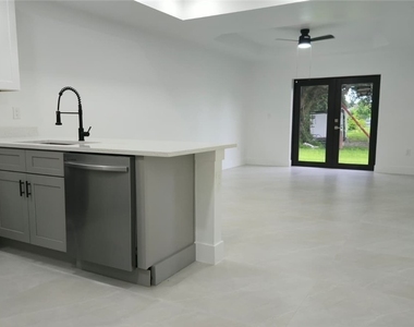 4429 26th Street Sw - Photo Thumbnail 3