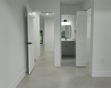 4429 26th Street Sw - Photo Thumbnail 6