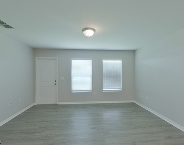3214 65th Street W - Photo Thumbnail 3