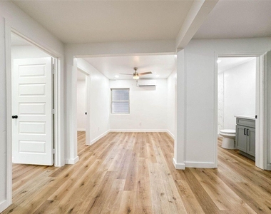 2223 San Antonio - Photo Thumbnail 3