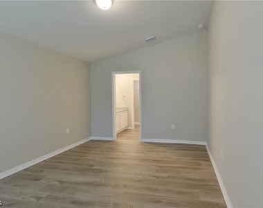 9131 Aegean Circle - Photo Thumbnail 13
