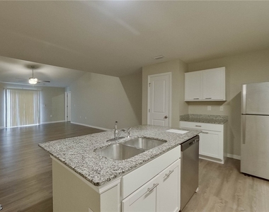 9131 Aegean Circle - Photo Thumbnail 4