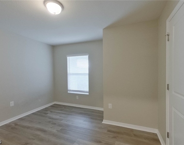 9131 Aegean Circle - Photo Thumbnail 8