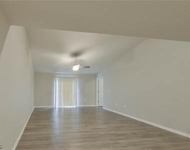 9131 Aegean Circle - Photo Thumbnail 6