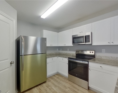 2227 Nw 11th Court - Photo Thumbnail 8