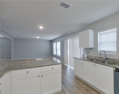 2227 Nw 11th Court - Photo Thumbnail 9