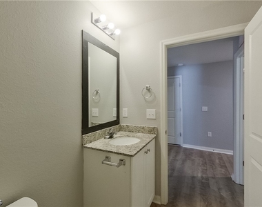 2227 Nw 11th Court - Photo Thumbnail 15