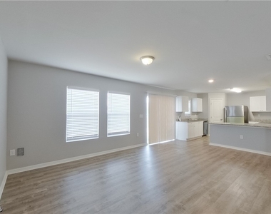 2227 Nw 11th Court - Photo Thumbnail 4