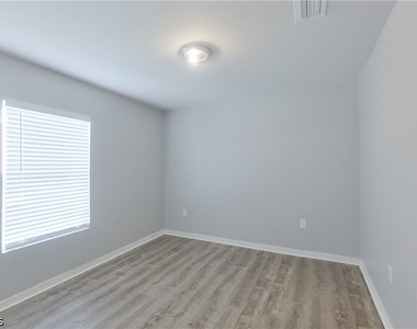 2227 Nw 11th Court - Photo Thumbnail 12