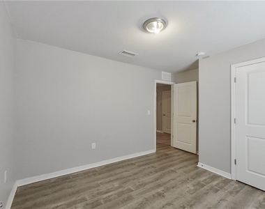 2227 Nw 11th Court - Photo Thumbnail 13