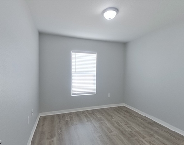 2227 Nw 11th Court - Photo Thumbnail 10