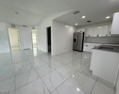 732 Ichabod Avenue - Photo Thumbnail 2