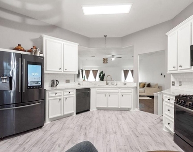222 Doncaster Street - Photo Thumbnail 8