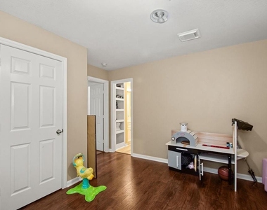 222 Doncaster Street - Photo Thumbnail 15