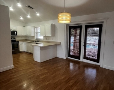 2136 Nw 22nd Place - Photo Thumbnail 13