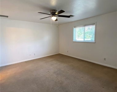 2136 Nw 22nd Place - Photo Thumbnail 27