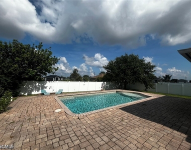 2136 Nw 22nd Place - Photo Thumbnail 33