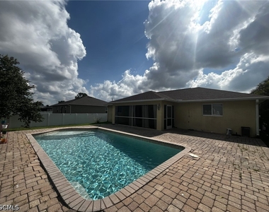 2136 Nw 22nd Place - Photo Thumbnail 34