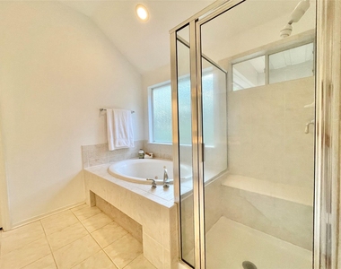 11 Dalea Place - Photo Thumbnail 36