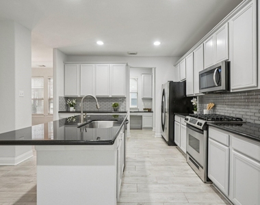 90 Panterra Way - Photo Thumbnail 10