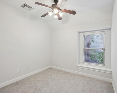 90 Panterra Way - Photo Thumbnail 30