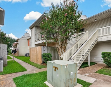 7600 Emmett F Lowry Expressway - Photo Thumbnail 24