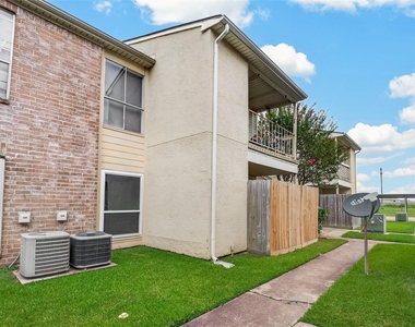 7600 Emmett F Lowry Expressway - Photo Thumbnail 25