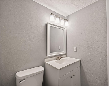 7600 Emmett F Lowry Expressway - Photo Thumbnail 12