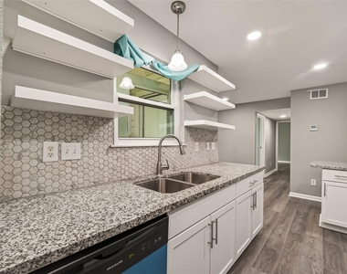7600 Emmett F Lowry Expressway - Photo Thumbnail 5
