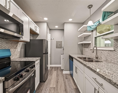 7600 Emmett F Lowry Expressway - Photo Thumbnail 6