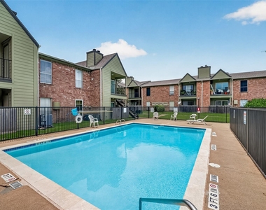18800 Egret Bay Blvd Boulevard - Photo Thumbnail 3