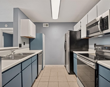 18800 Egret Bay Blvd Boulevard - Photo Thumbnail 11