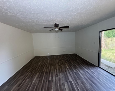 3807 Cypressdale Drive - Photo Thumbnail 4