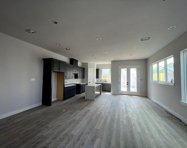 6407 Sidney Street - Photo Thumbnail 7